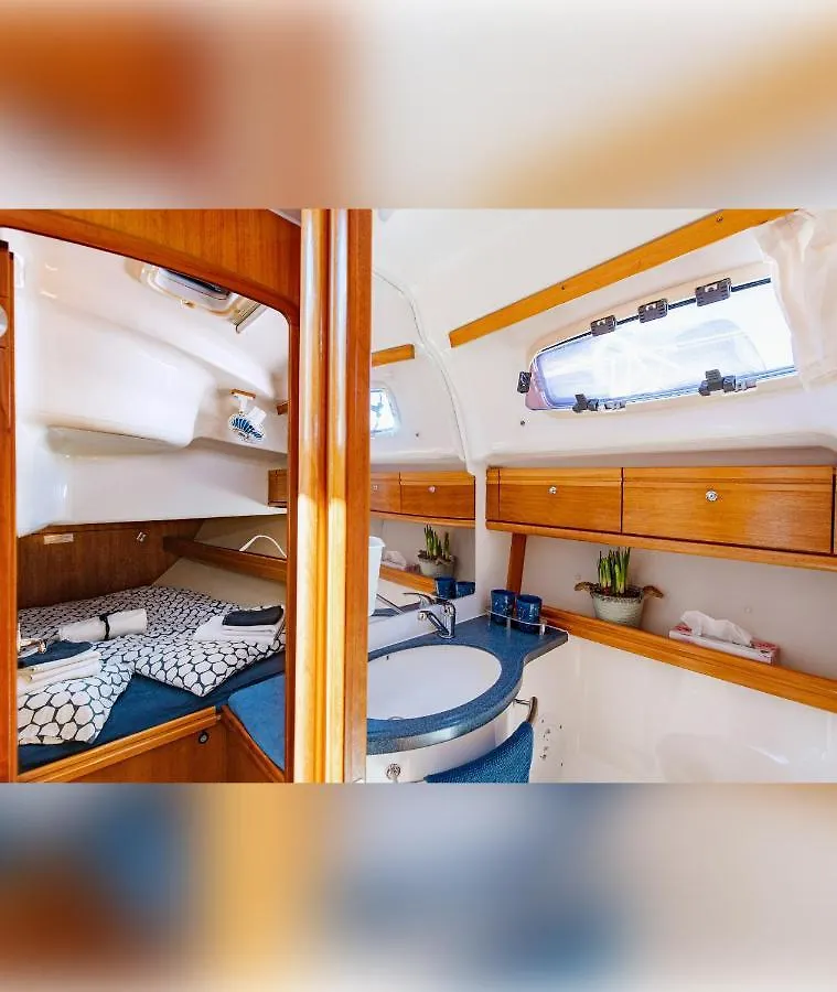 Charming Sailing Boat - Le Dimore Di Ines Bari Bådhotel